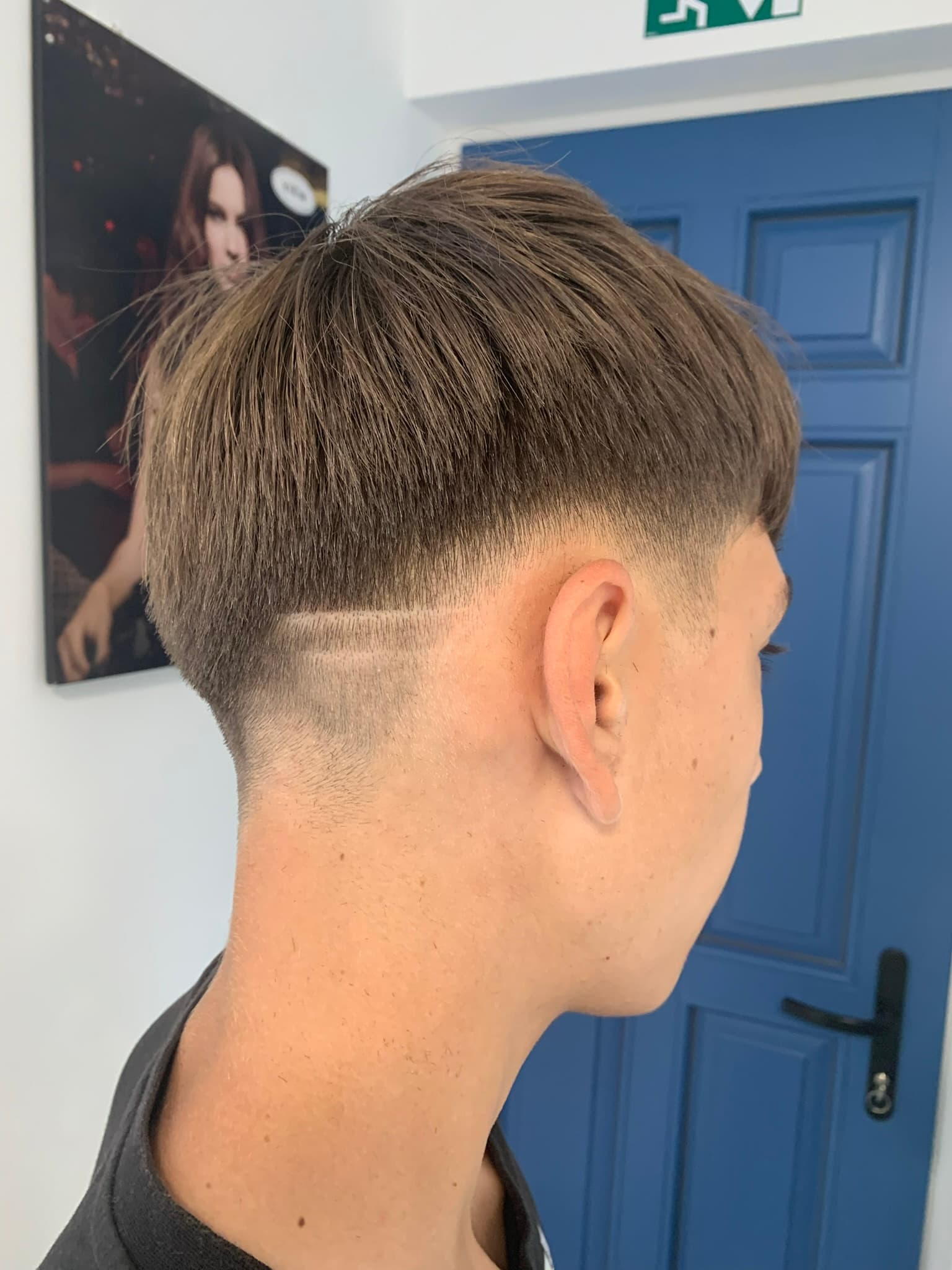 Moderný pánsky strih s fade prechodom